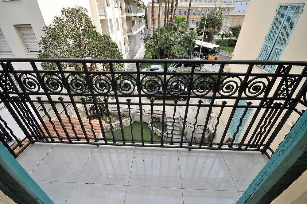 Hotel Carlone Nice 2*,