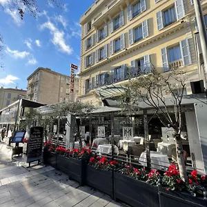 Hotel & Monsigny